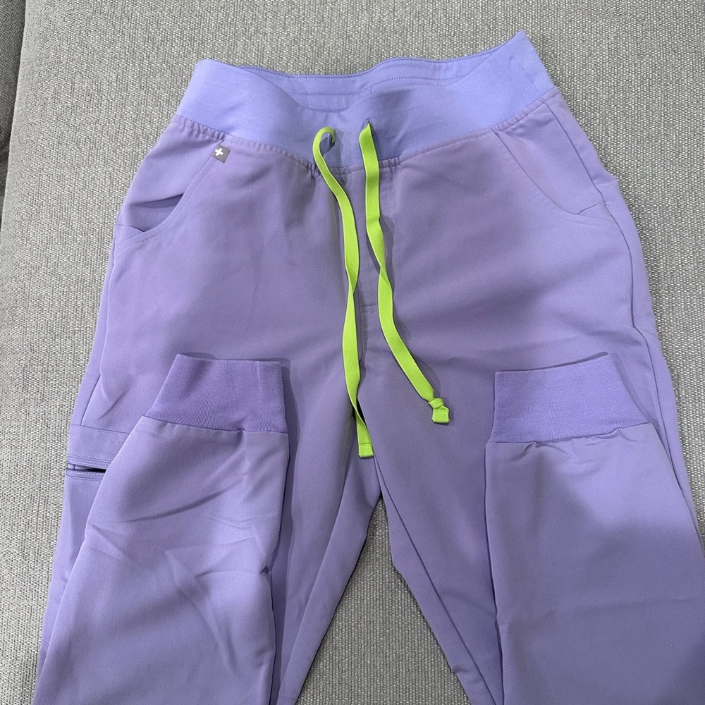 FIGS High Waisted Zamora Jogger Scrub Pants.